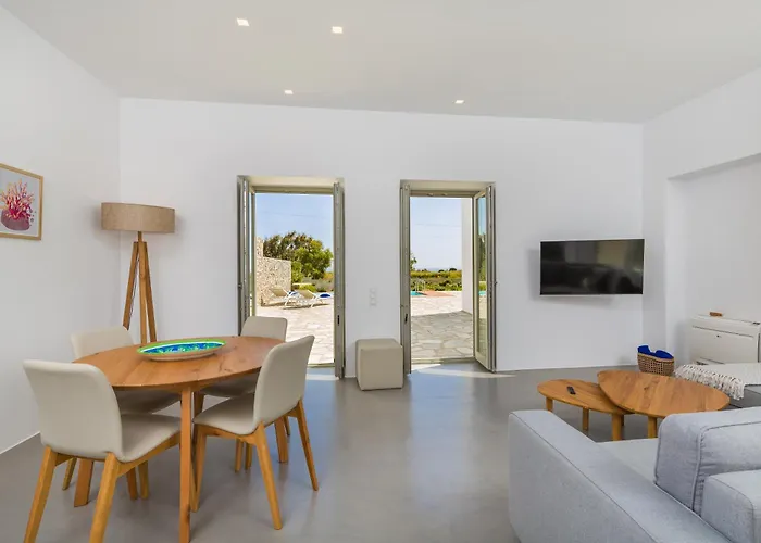 Summera Paros Willa *