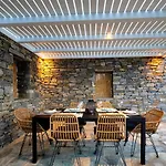 Summera Paros